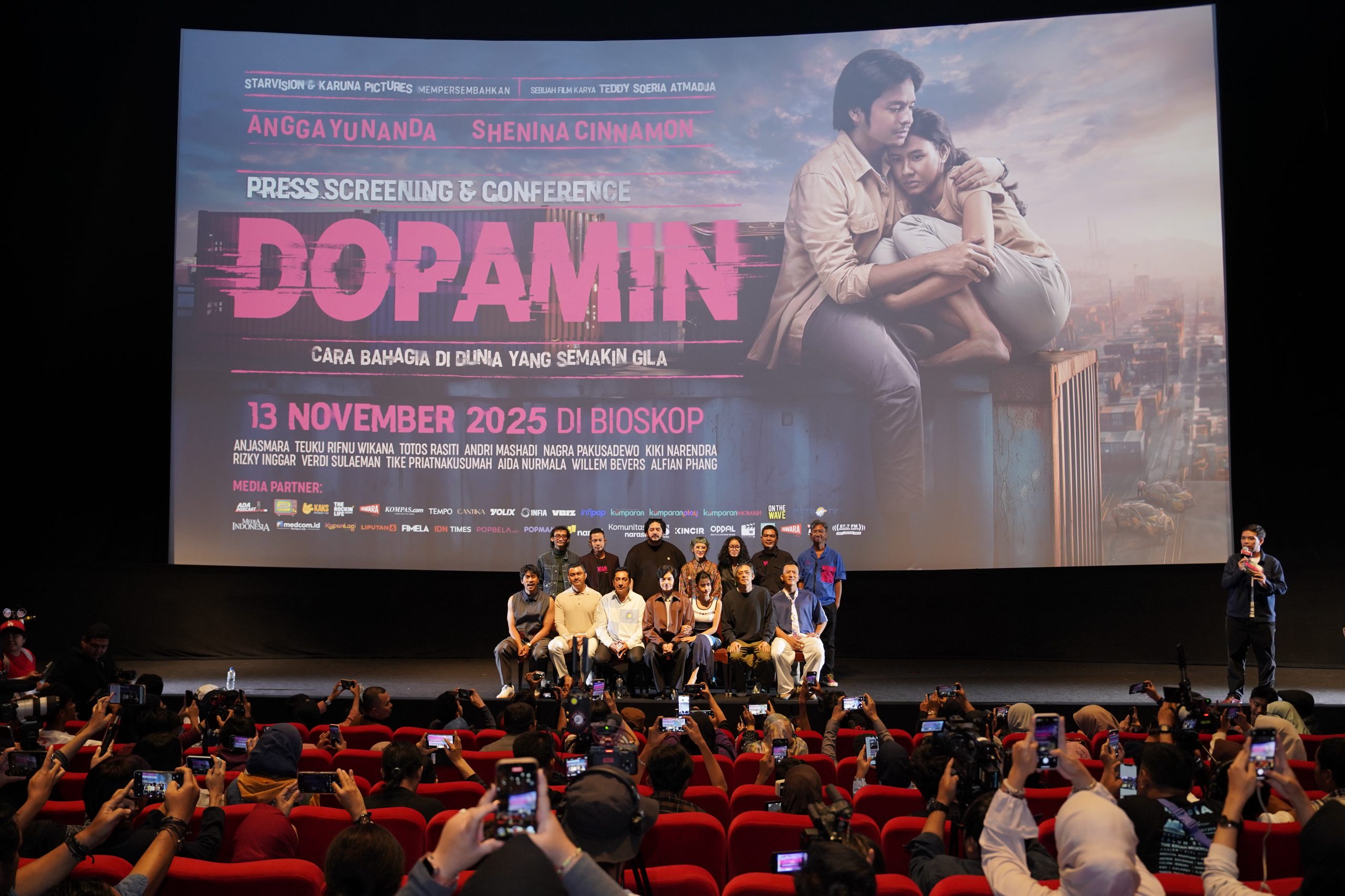 Film “Dopamin” Menampilkan Cara Bahagia di Dunia yang Semakin Gila!