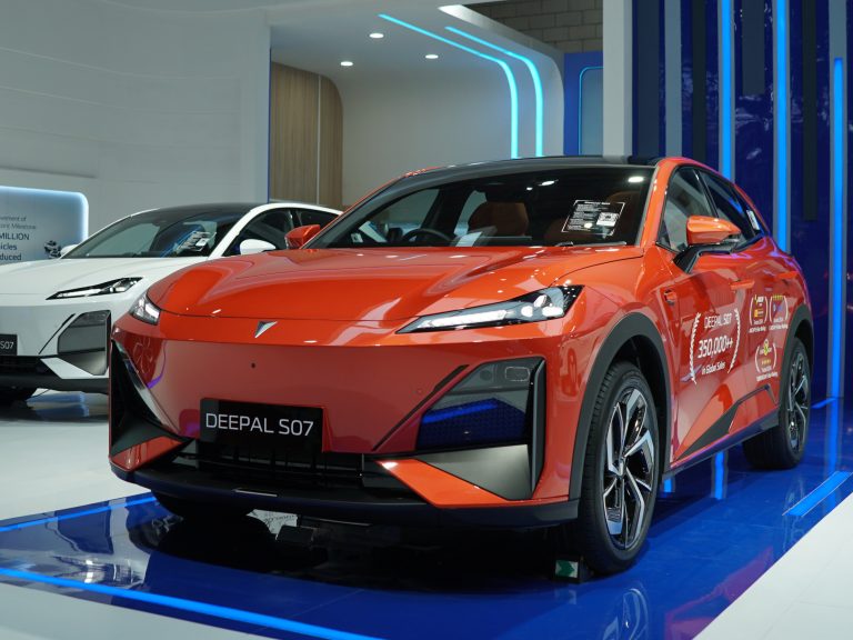 Deepal S07 - Sunset Orange